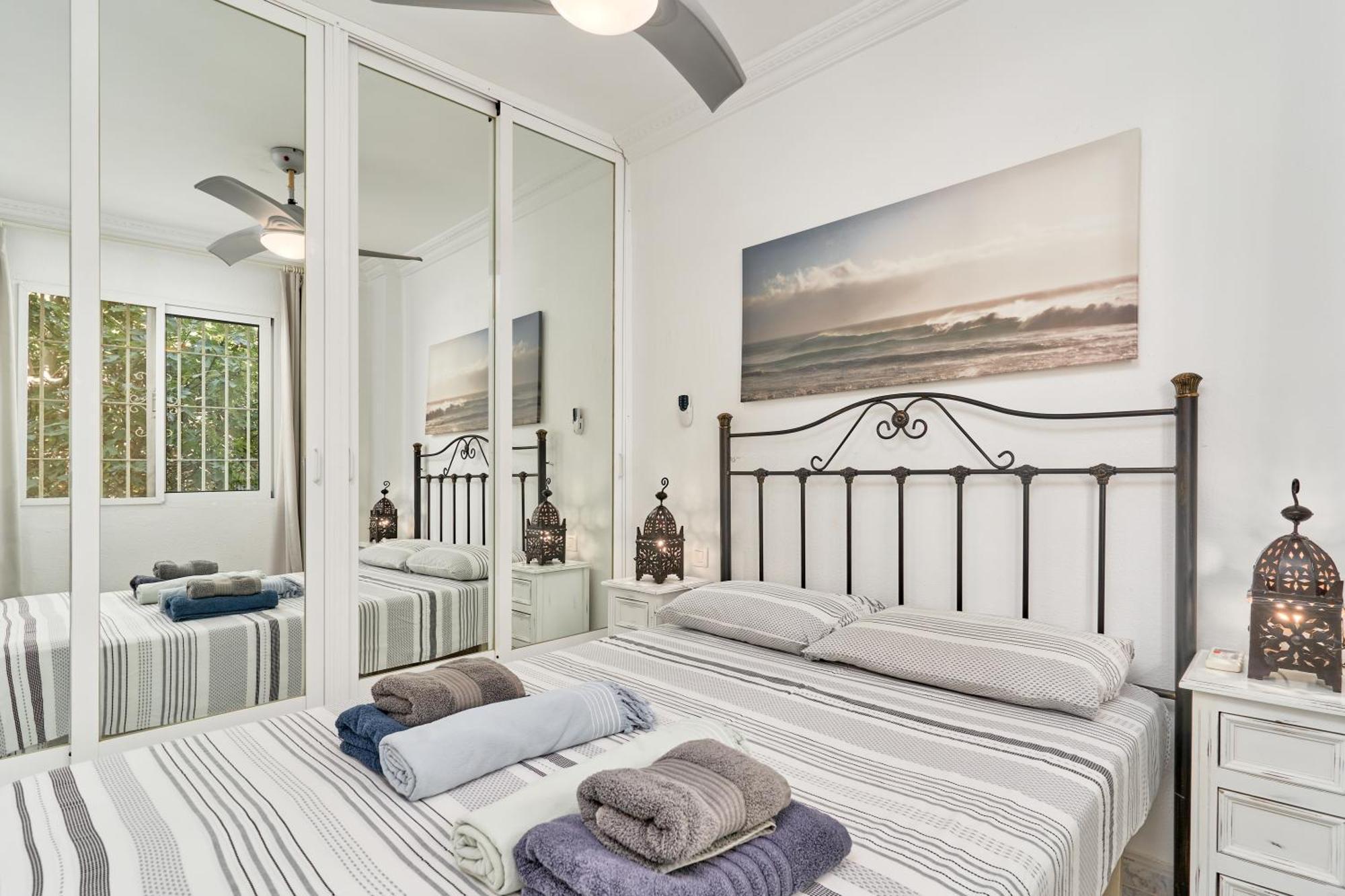 Hawaii 1St Floor Burriana, Nerja Apartman Kültér fotó