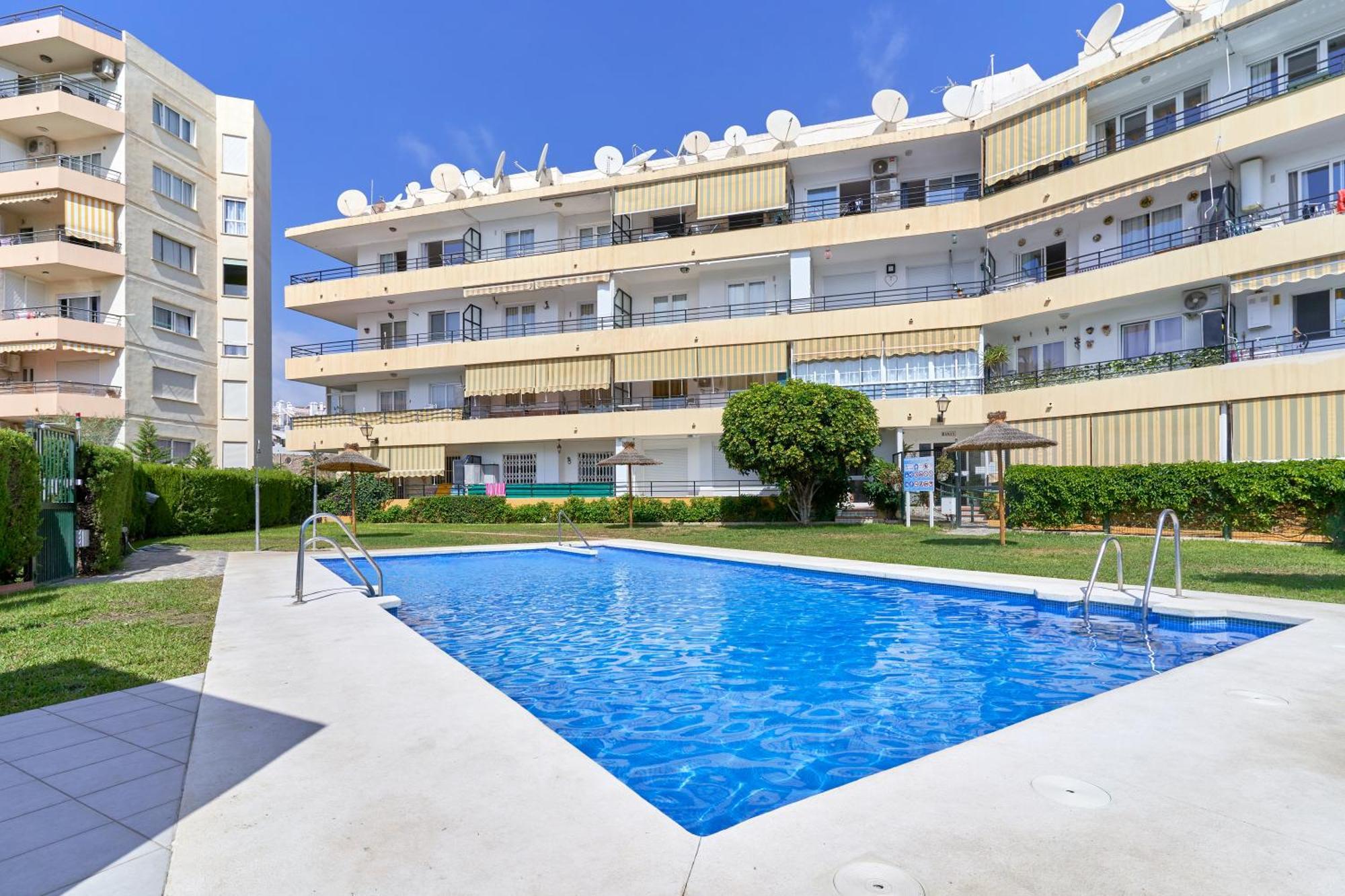 Hawaii 1St Floor Burriana, Nerja Apartman Kültér fotó