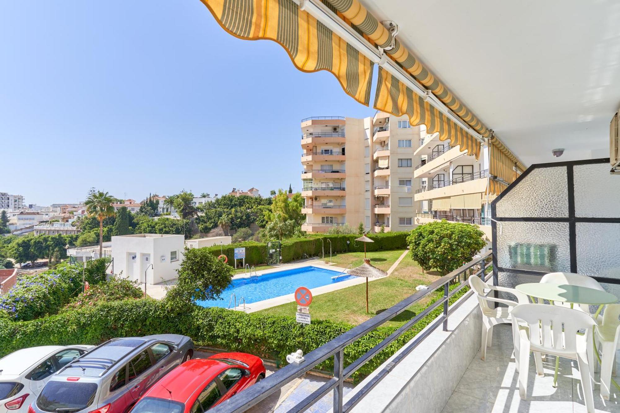 Hawaii 1St Floor Burriana, Nerja Apartman Kültér fotó