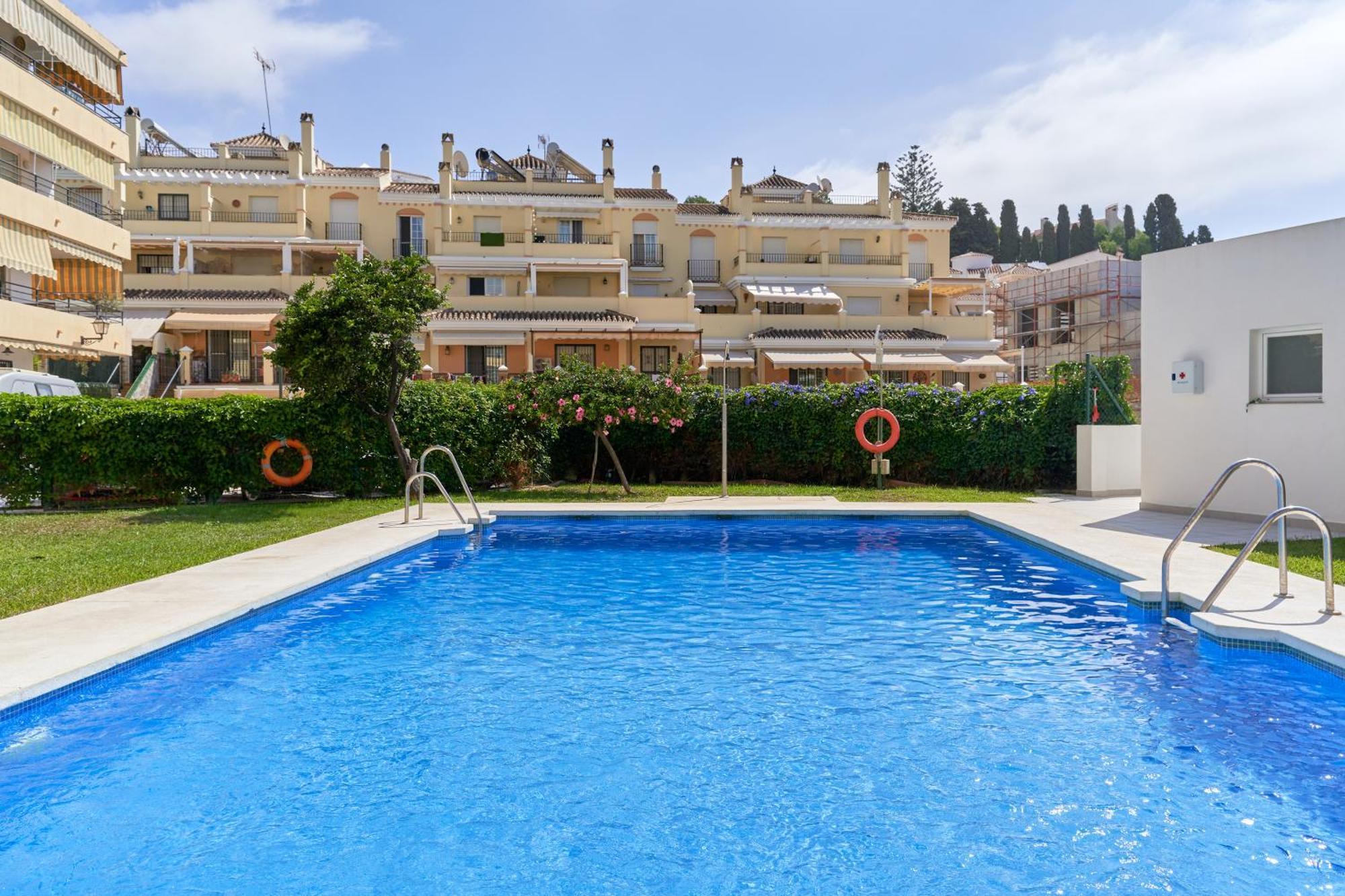 Hawaii 1St Floor Burriana, Nerja Apartman Kültér fotó