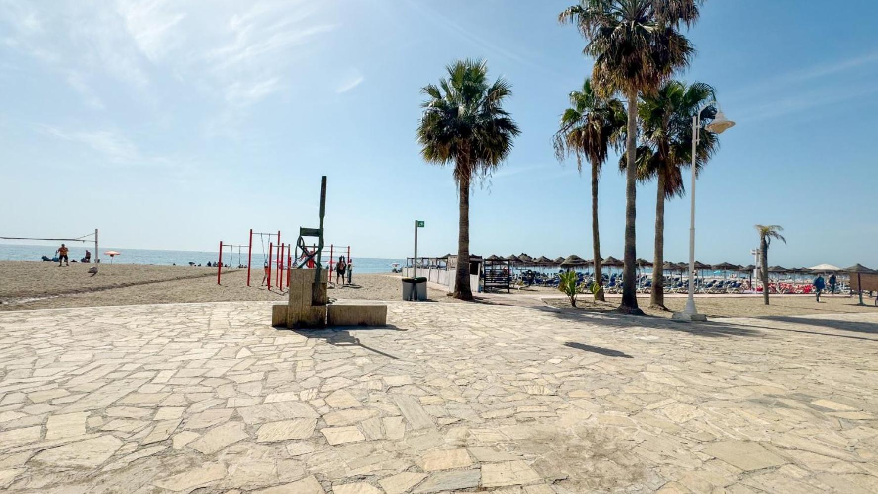 Hawaii 1St Floor Burriana, Nerja Apartman Kültér fotó