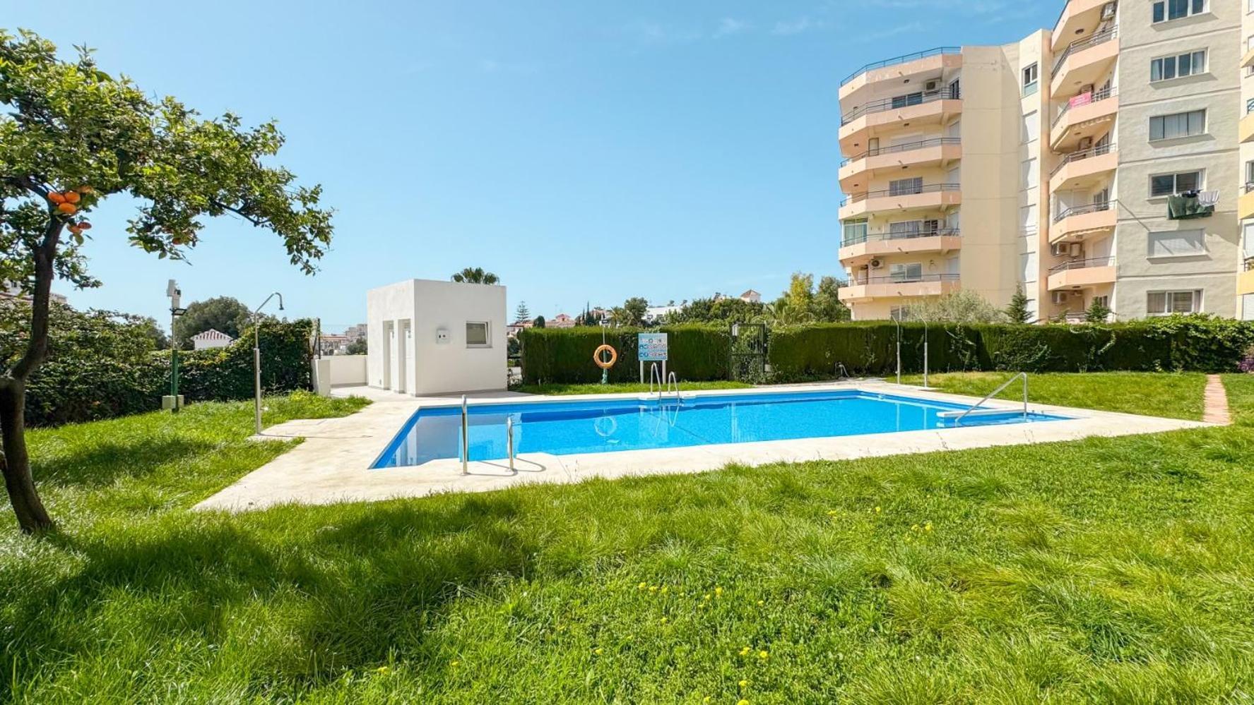 Hawaii 1St Floor Burriana, Nerja Apartman Kültér fotó