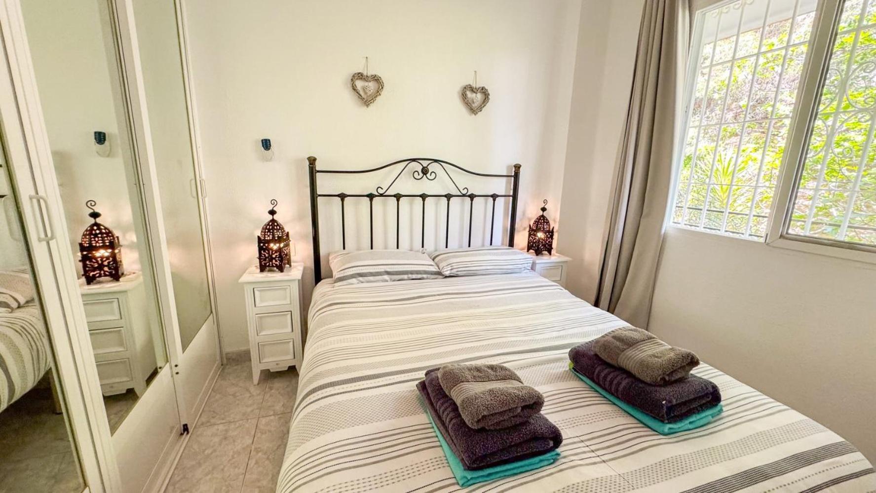 Hawaii 1St Floor Burriana, Nerja Apartman Kültér fotó