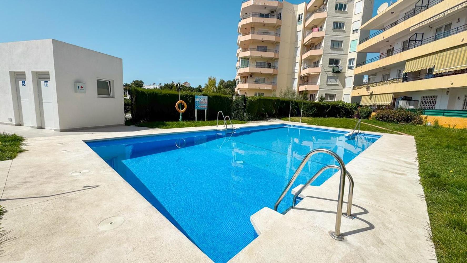 Hawaii 1St Floor Burriana, Nerja Apartman Kültér fotó