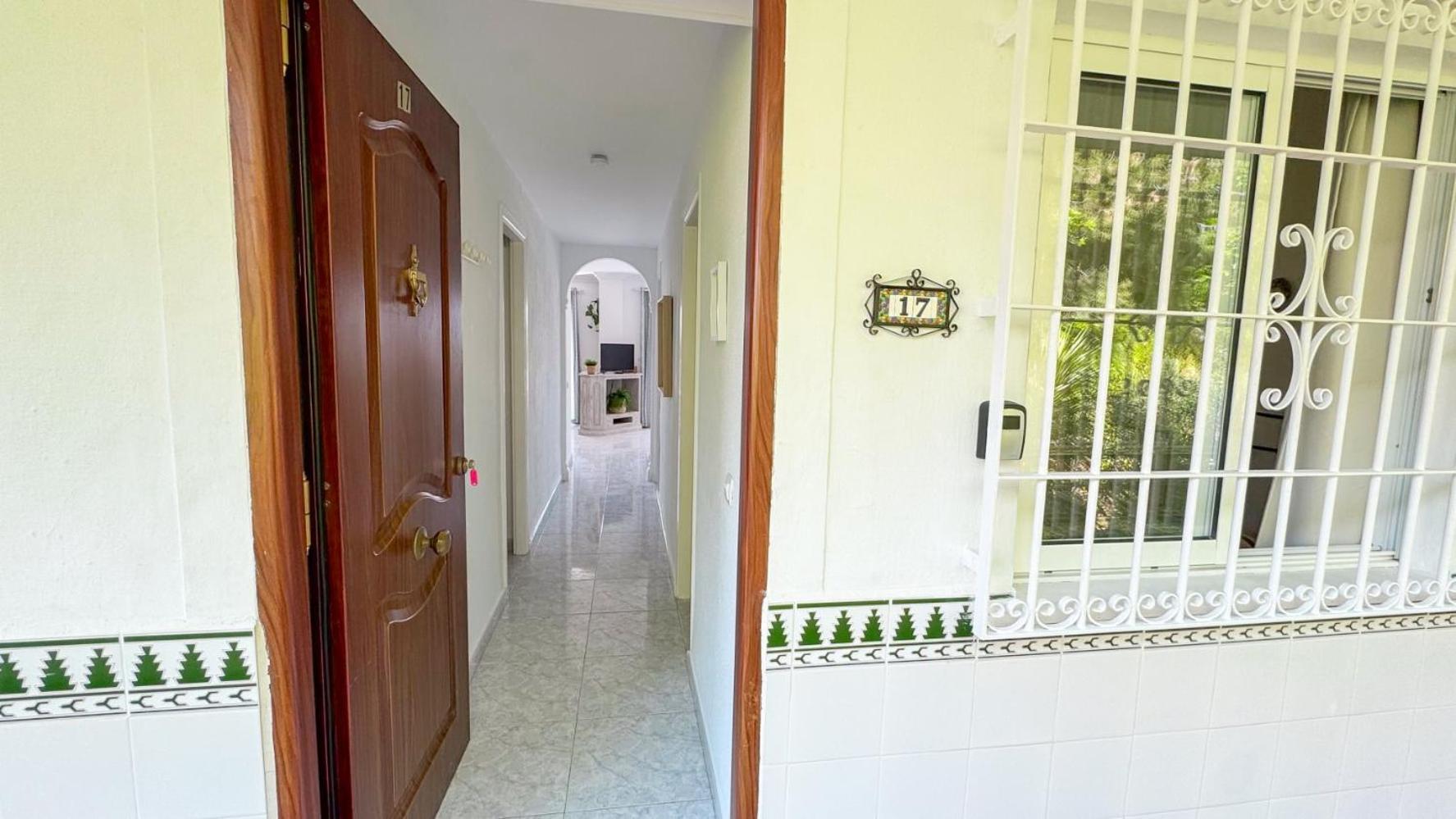 Hawaii 1St Floor Burriana, Nerja Apartman Kültér fotó